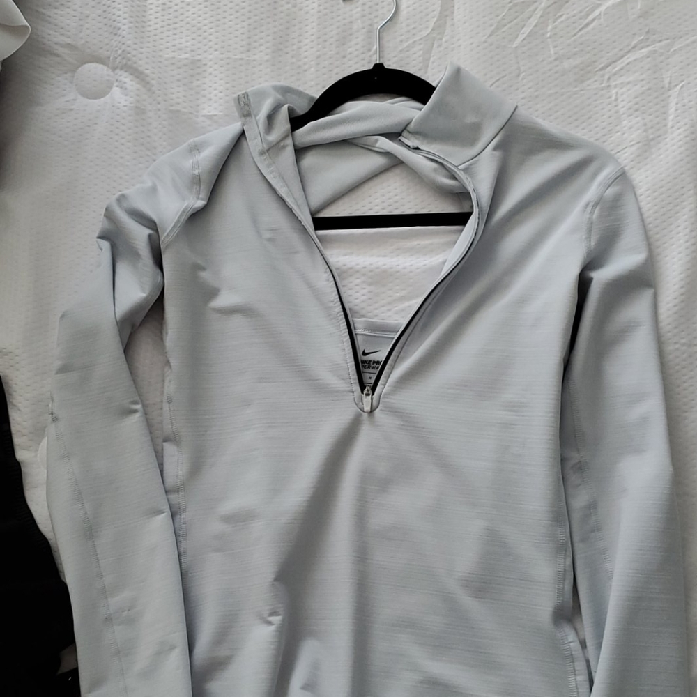 Nike open back warm long sleeve